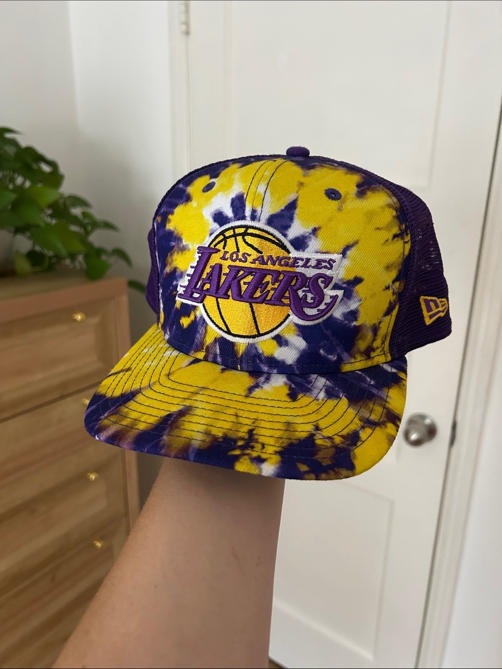 NWOT New Era LA Lakers Snap Back Hat. One size. Excellent condition. - Picture 1 of 4